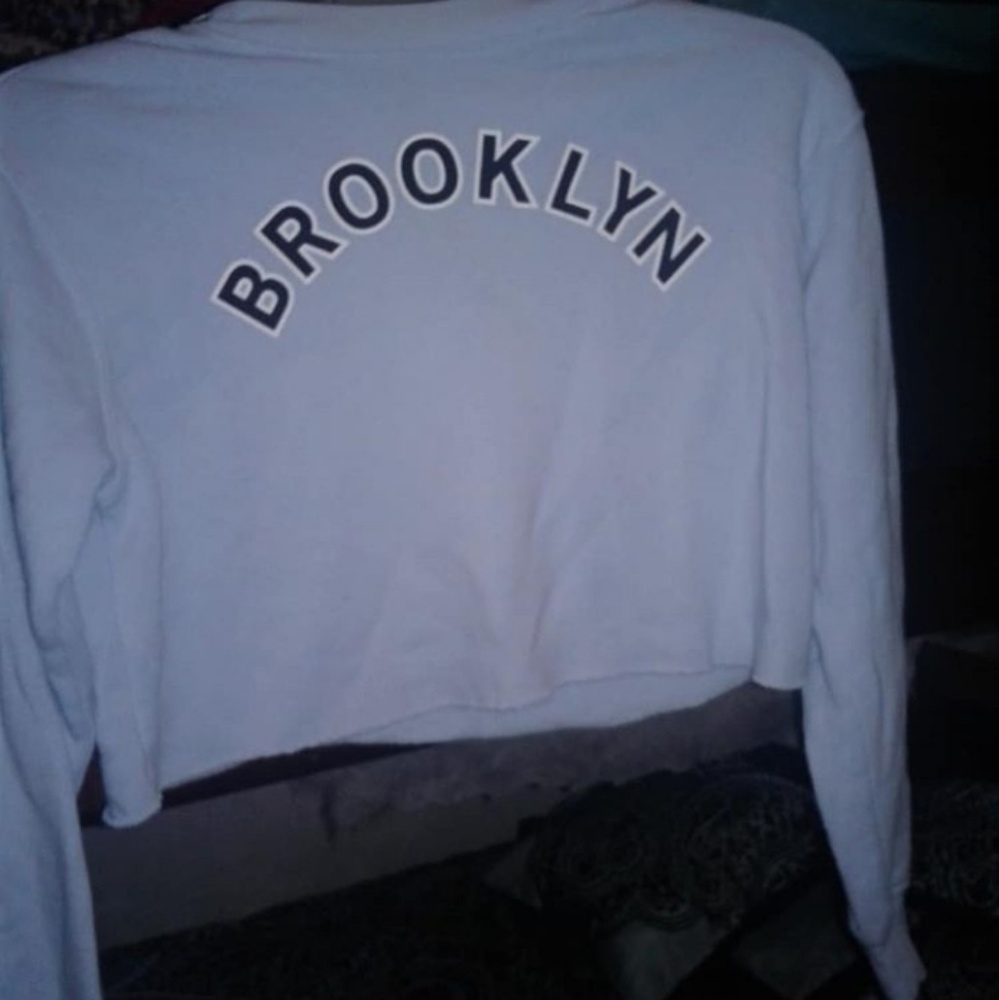 Sweatshirt crop top